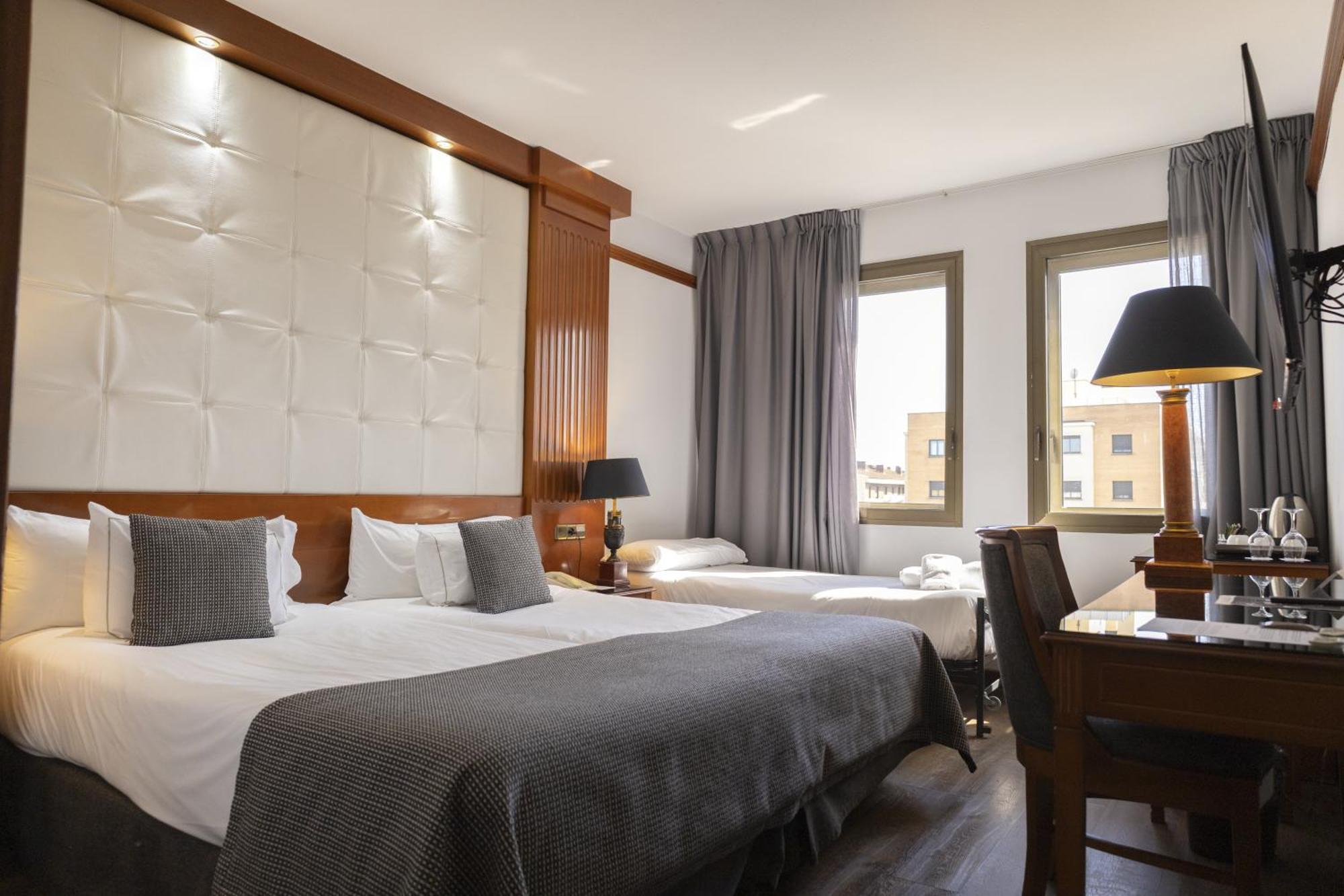 Best Western Premier Cmc Херона Екстериор снимка